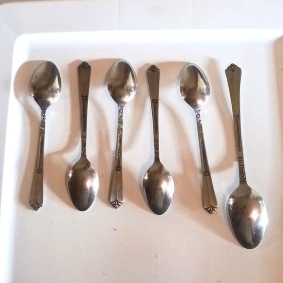 48 pieces of Vintage Oneida Orleans pattern silverware - Picture 14 of 16